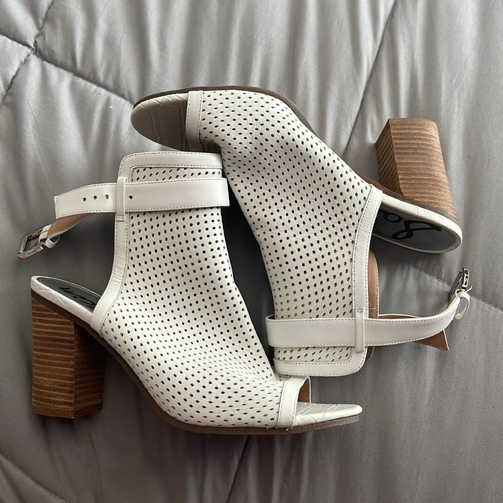Women’s heeled shoes